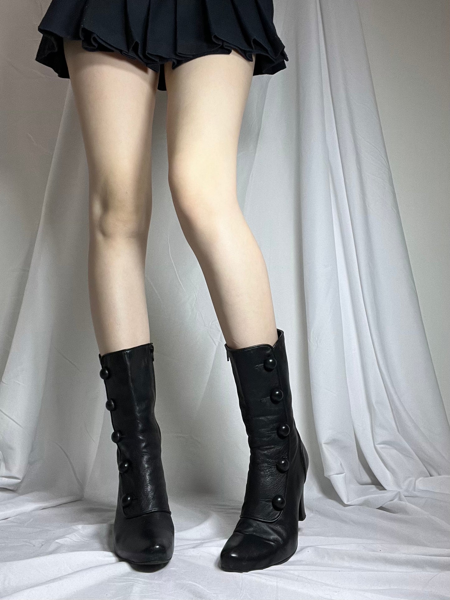 vintage eu black leather ankle boot heels with button detail