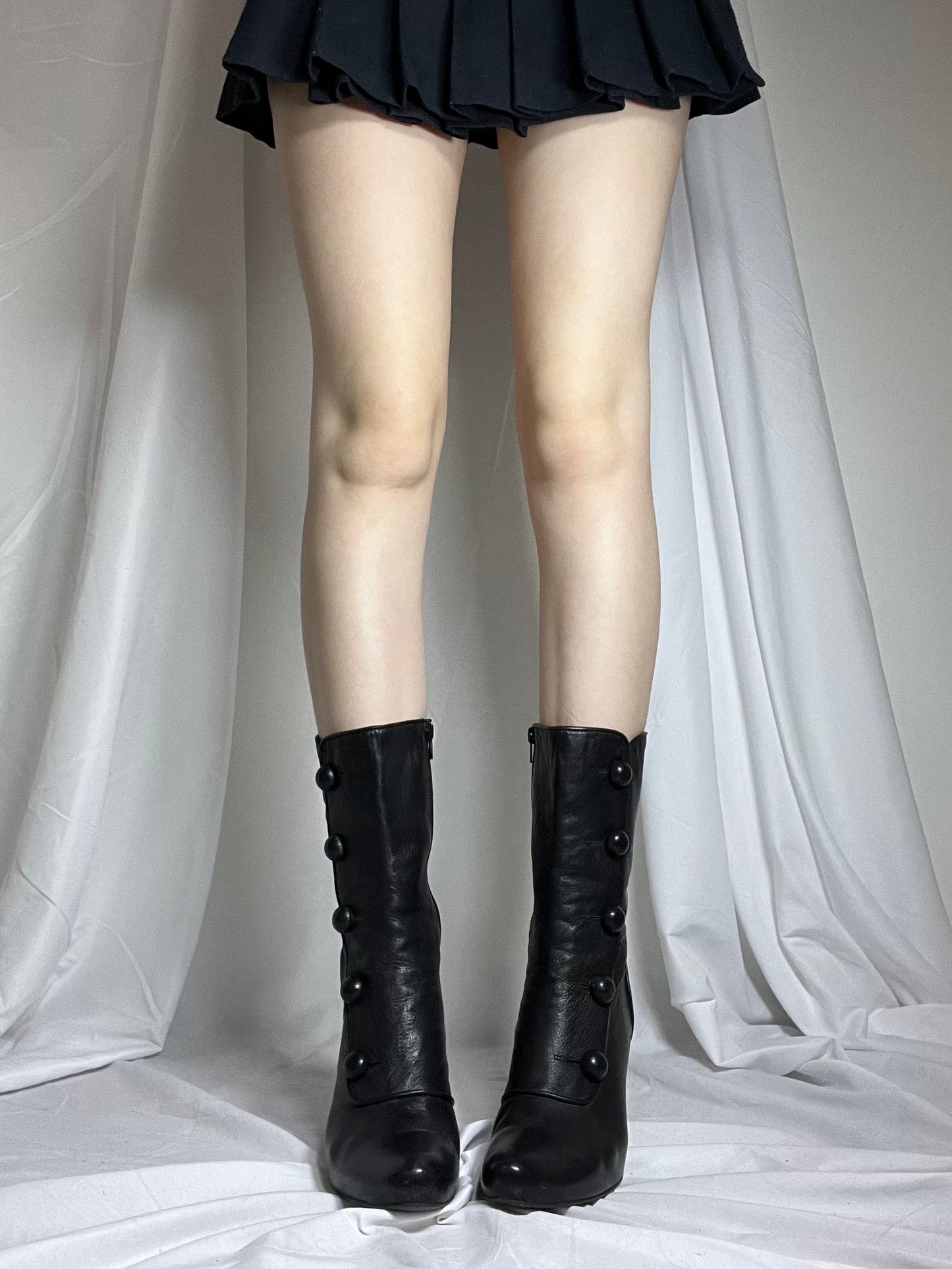 vintage eu black leather ankle boot heels with button detail