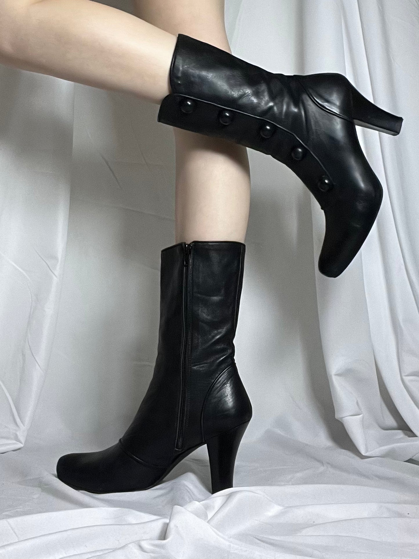vintage eu black leather ankle boot heels with button detail