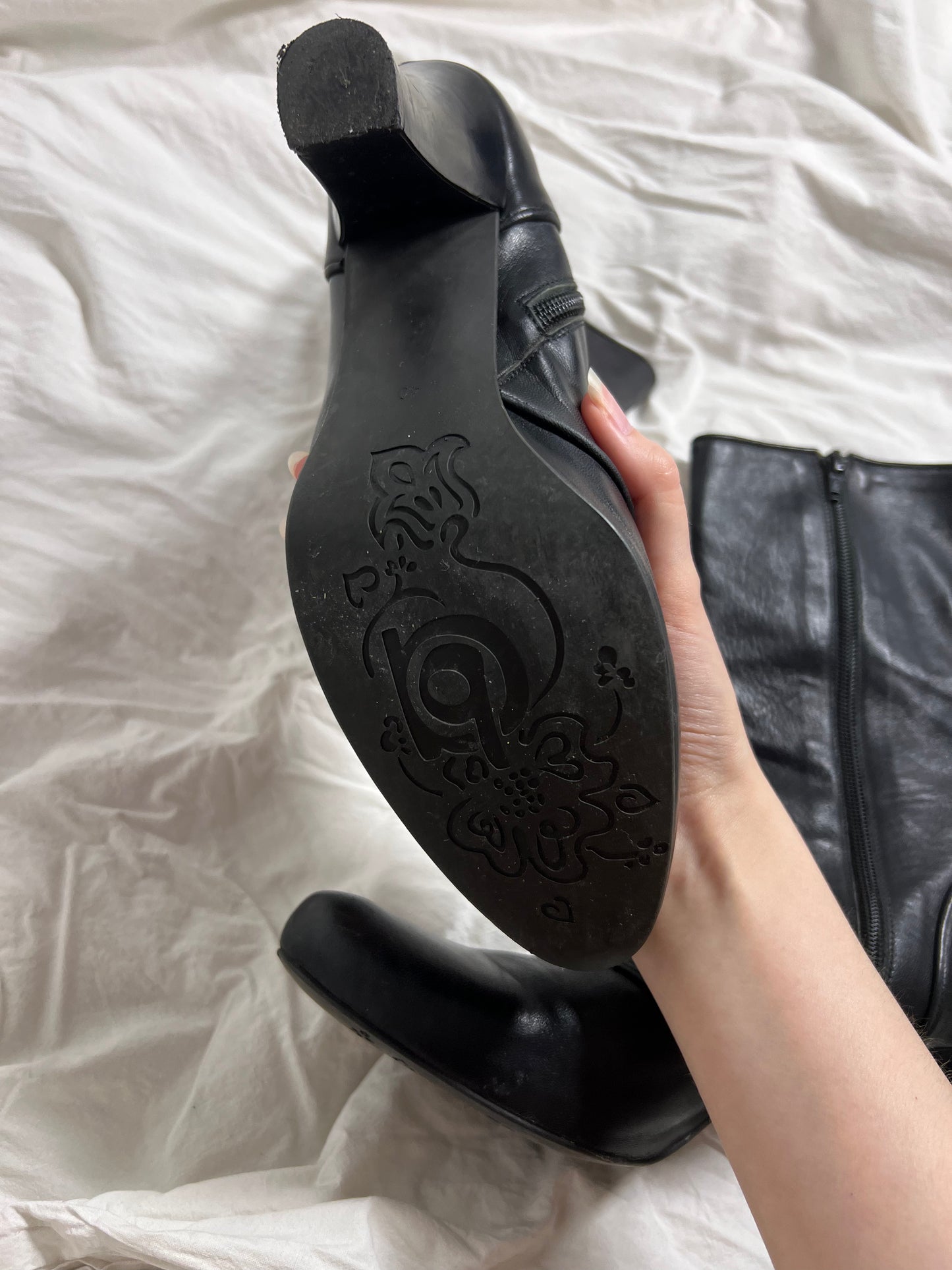 vintage eu black leather ankle boot heels with button detail