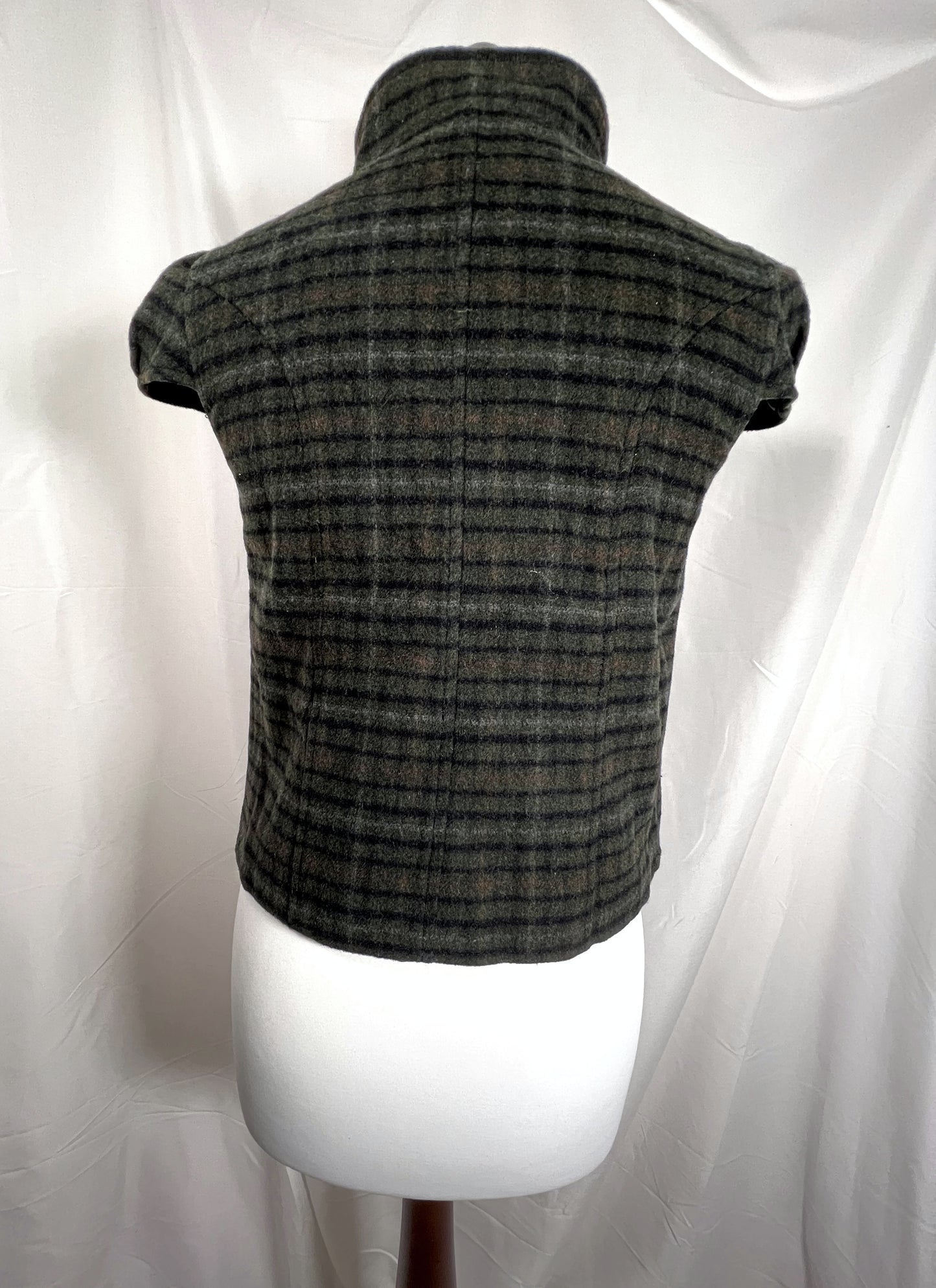 vintage eu label brown/green plaid short sleeve peacoat with collar and buttons
