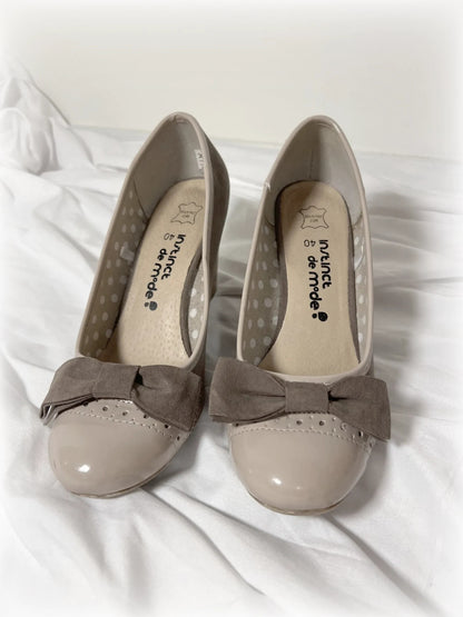 vintage beige leather/suede wedges w/ bow