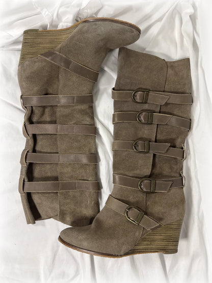 vintage beige suede wedge boots w/ buckles