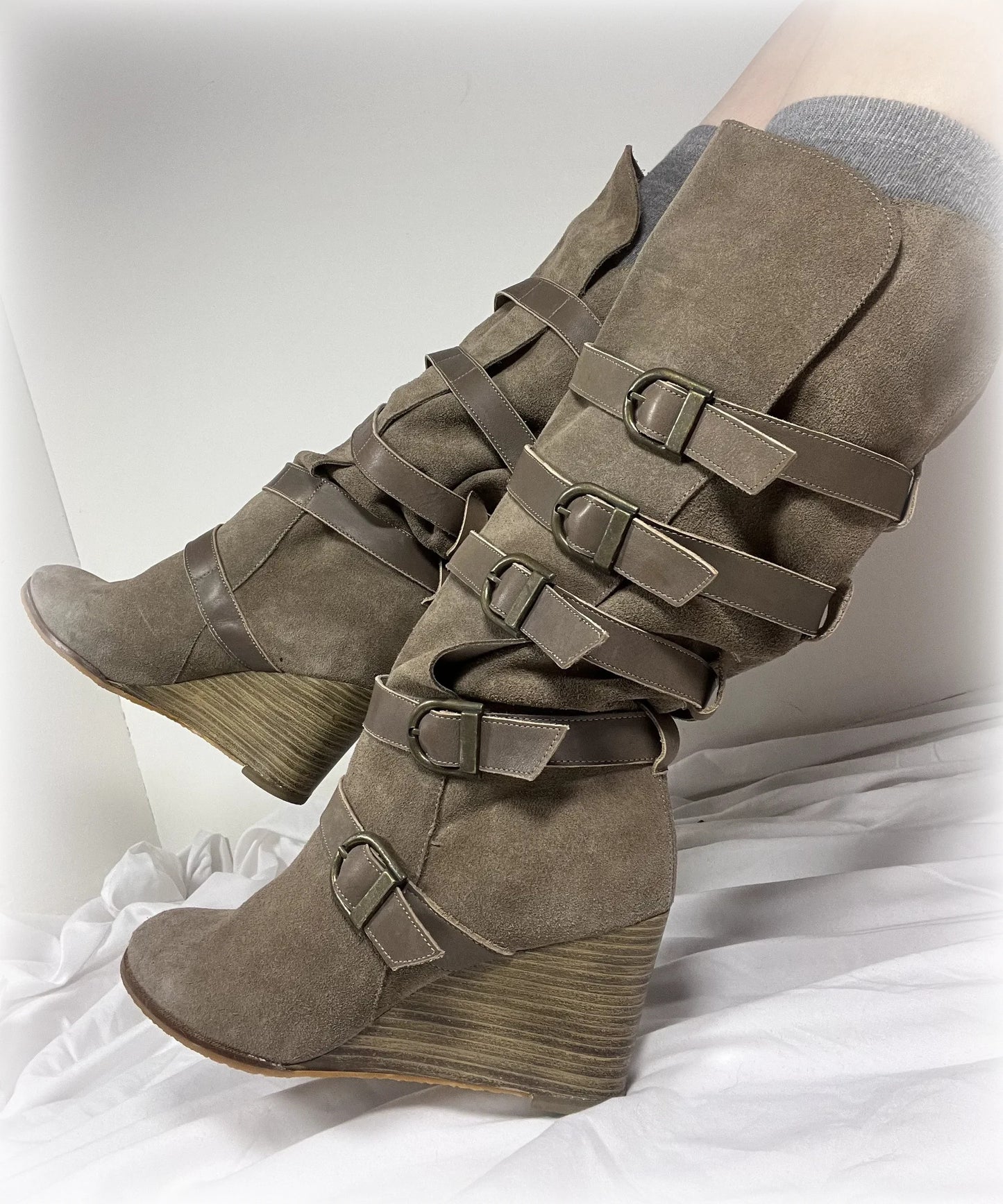 vintage beige suede wedge boots w/ buckles