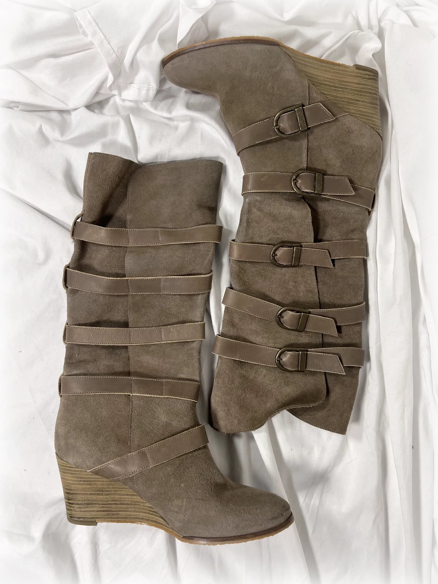 vintage beige suede wedge boots w/ buckles